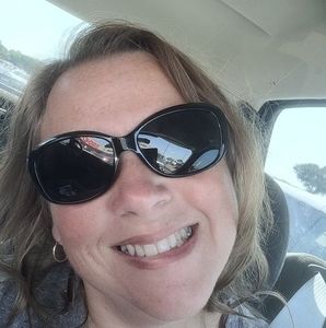 Meet your Posher, Renee